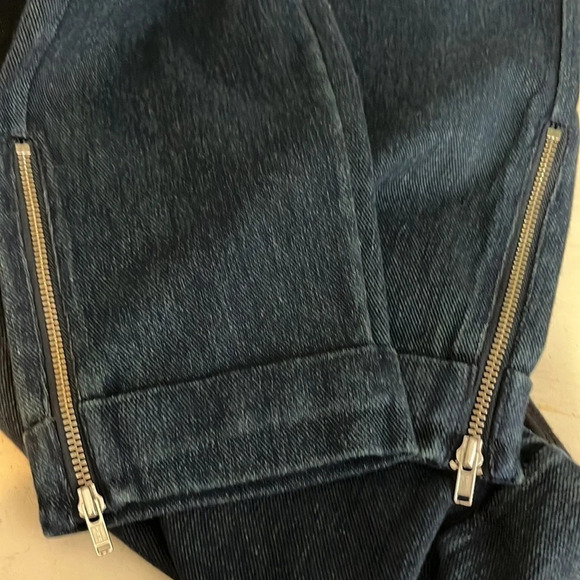 Lysse Knit Denim Cuffed Ankle Zip Cropped Shaping Leggings - Size Medium - Picture 8 of 8